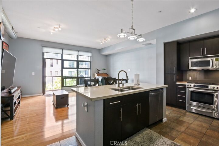 Property Photo:  133 The Promenade N 330  CA 90802 