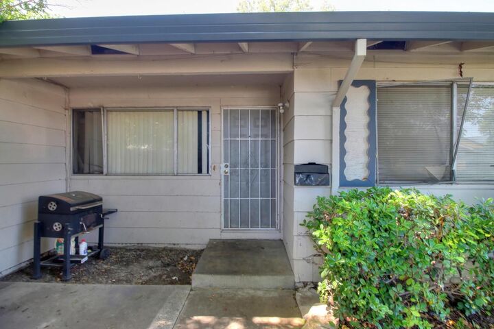 Property Photo: 7325 Arleta Court CA 95823