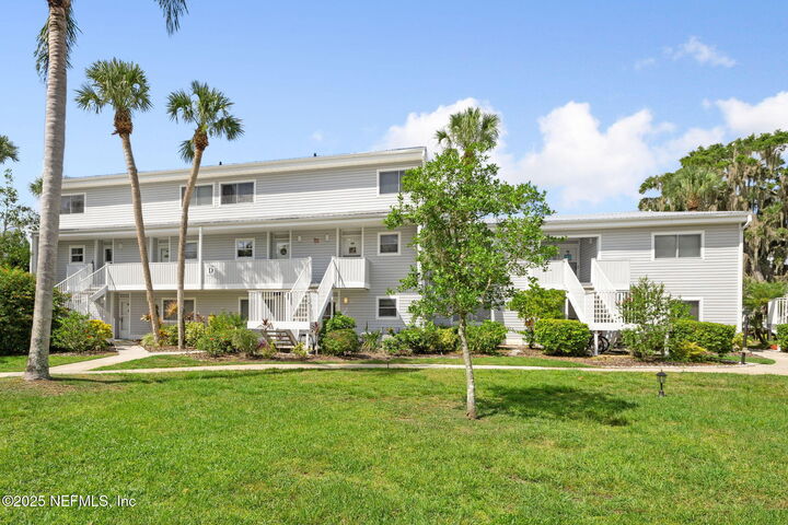 Property Photo:  125 River Bend Place Bld. D  FL 32193 