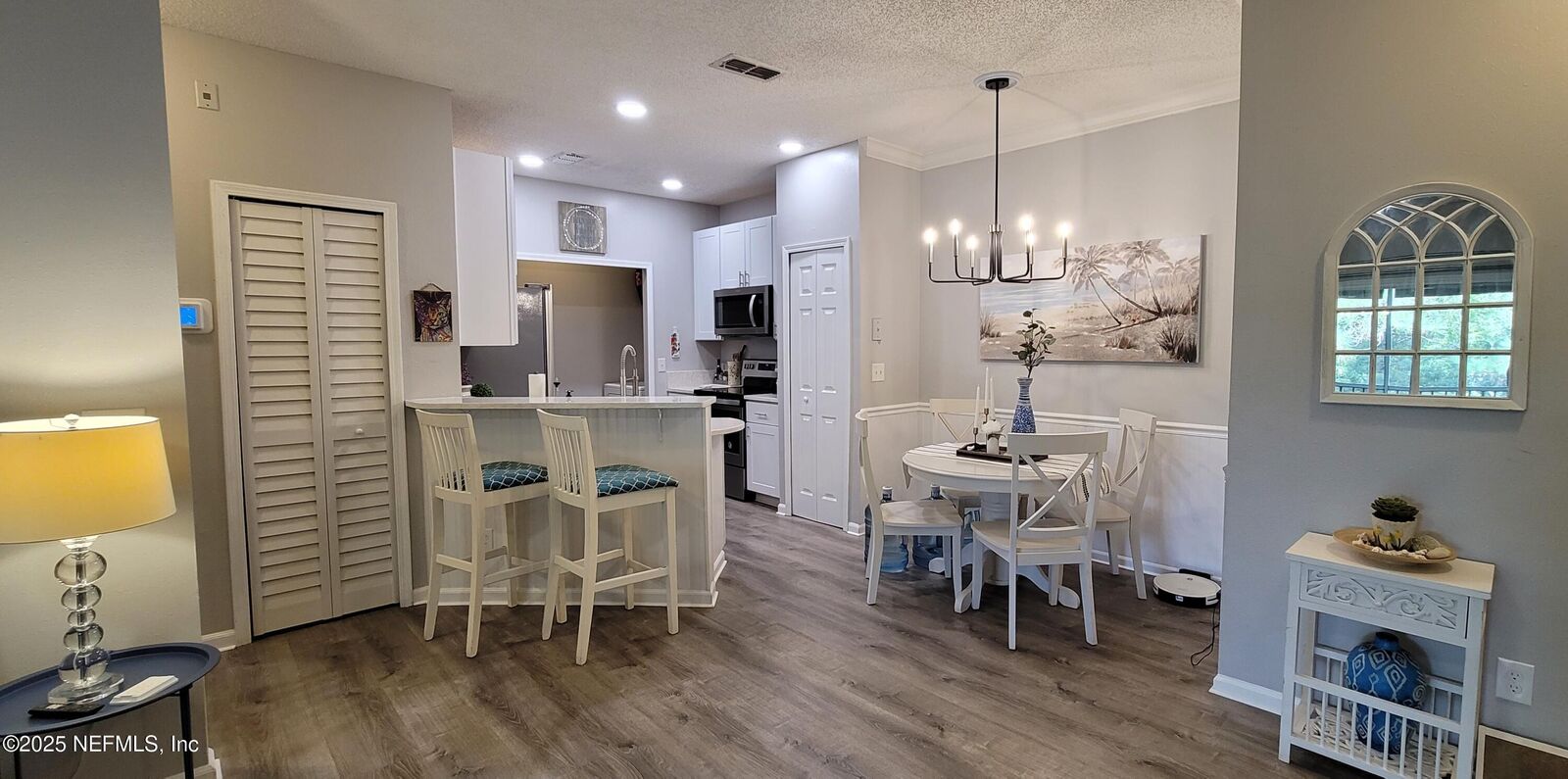 Property Photo: 10000 Gate Parkway N 1722 FL 32246