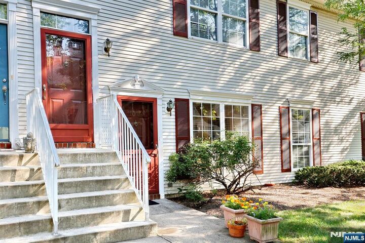 Property Photo:  1003 Cumberland Court  NJ 07430 