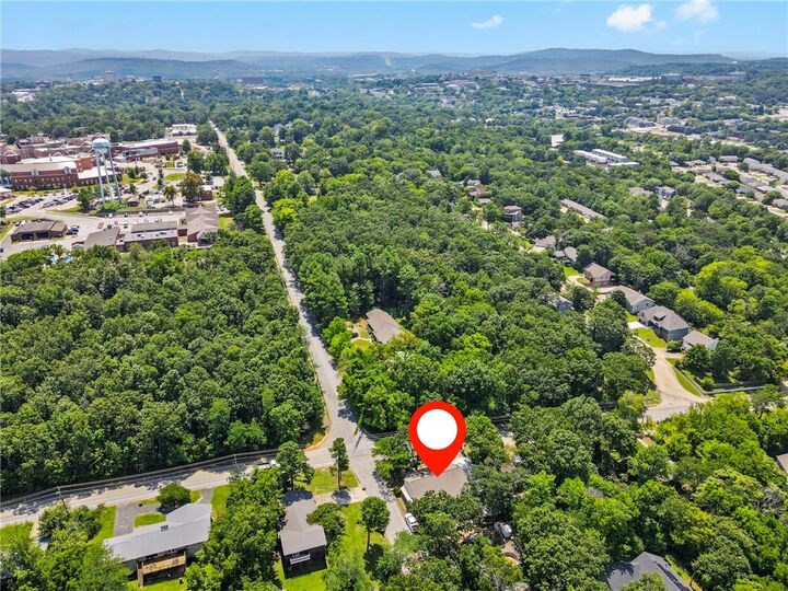 208 W Sycamore Street  Fayetteville AR 72703 photo