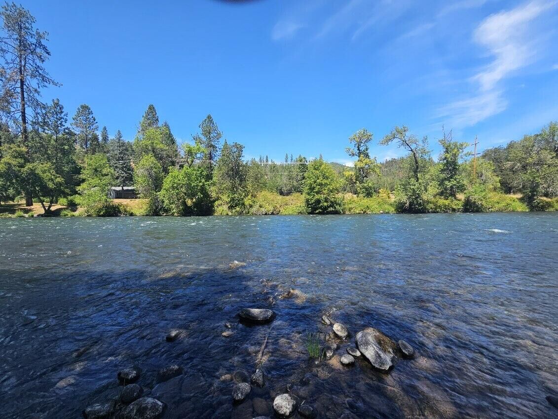Property Photo:  4299 Old Ferry Road  OR 97539 