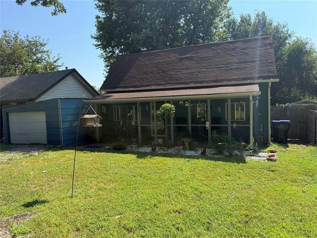 Property Photo: 505 S 6th Street OK 73068