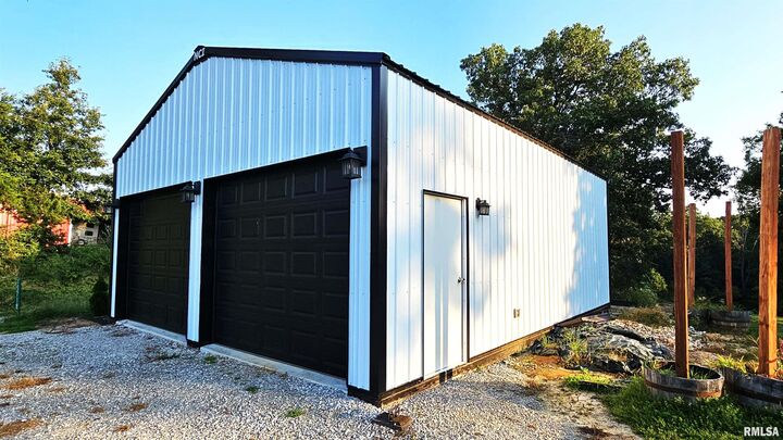 Property Photo: 15718 Malone Road IL 62890