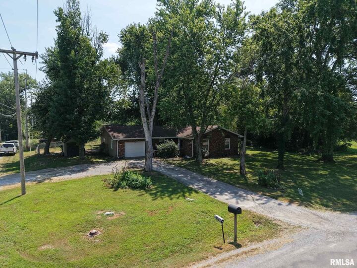 Property Photo:  208 N Brown Street  IL 62812 