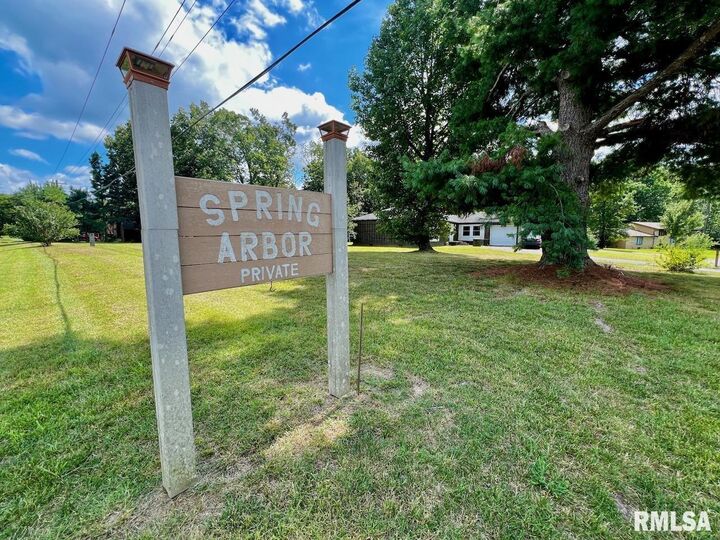 Property Photo: 21 Spring Arbor Drive IL 62901