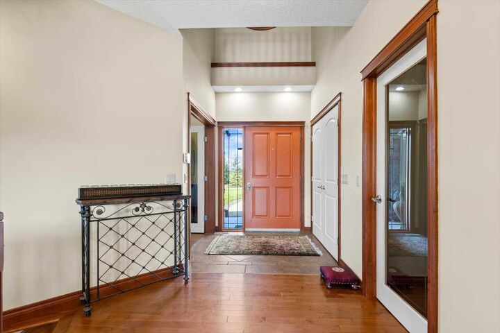 Photo de la propriété:  244094 Partridge Place  AB T3Z 3M2