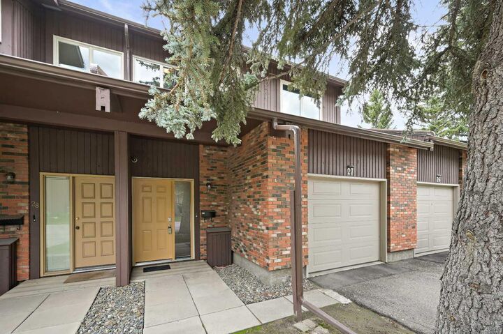 Property Photo:  2323 Oakmoor Drive SW 27  AB T2V 4T2 