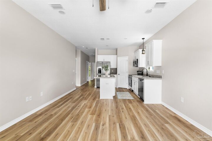 Property Photo:  306 &Amp 308 N E St  FL 32501 
