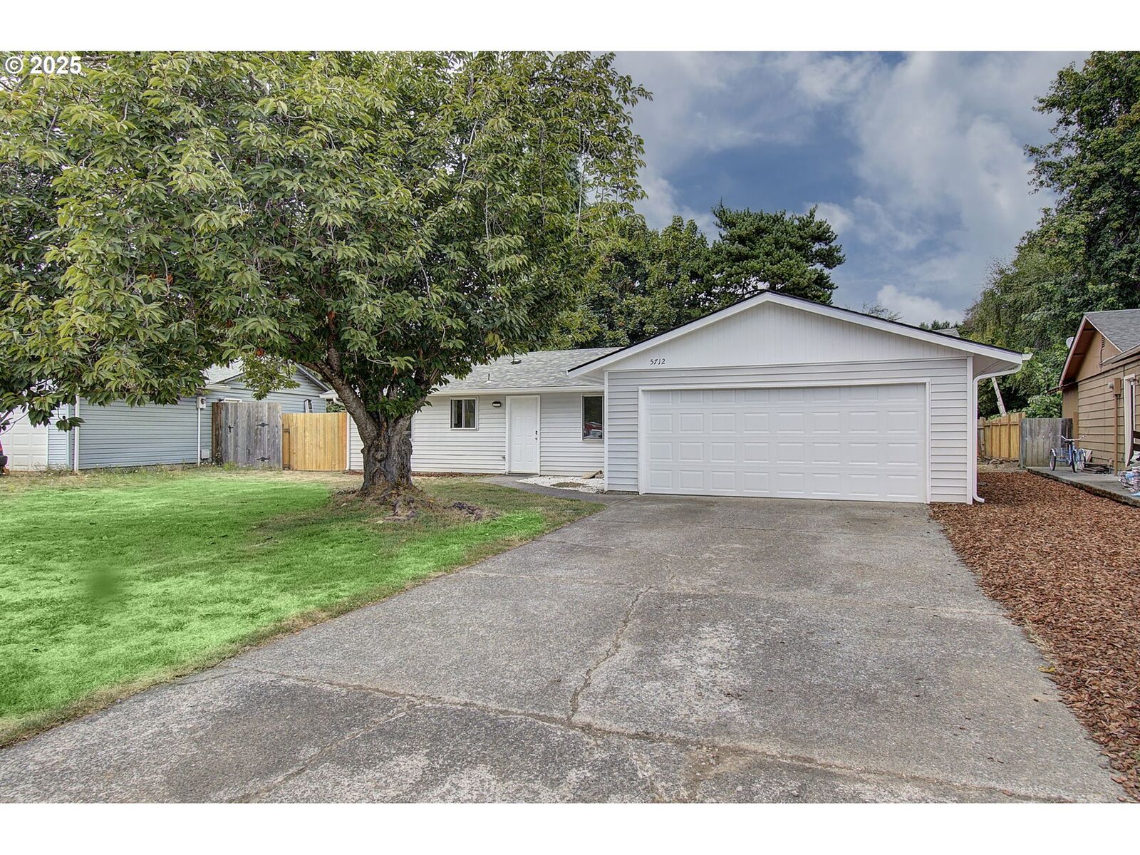 Property Photo: 5712 NE 52nd Cir WA 98661