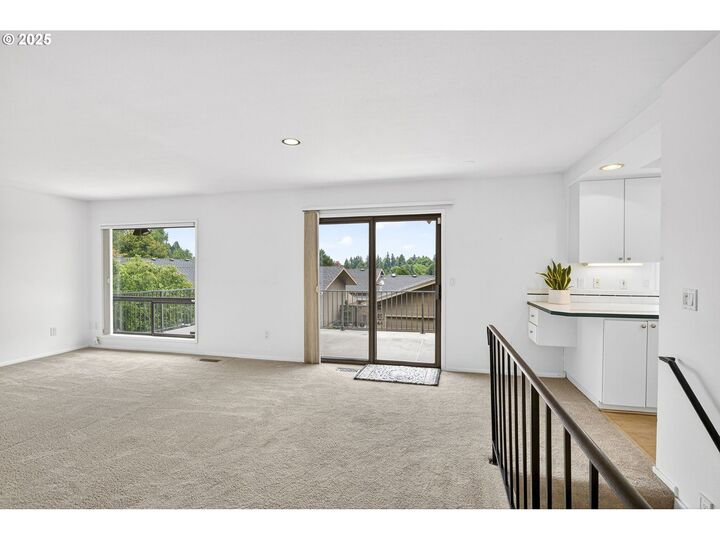 Property Photo:  45 Condolea Ct  OR 97035 