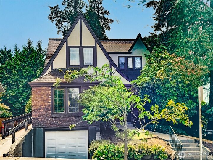 1015 NE 71st Street  Seattle WA 98115 photo