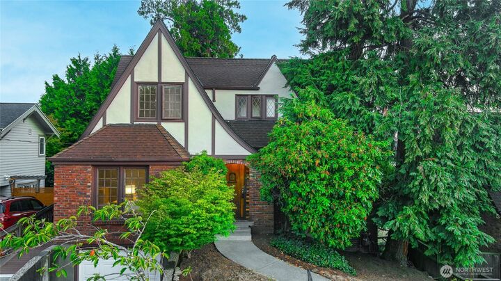 1015 NE 71st Street  Seattle WA 98115 photo