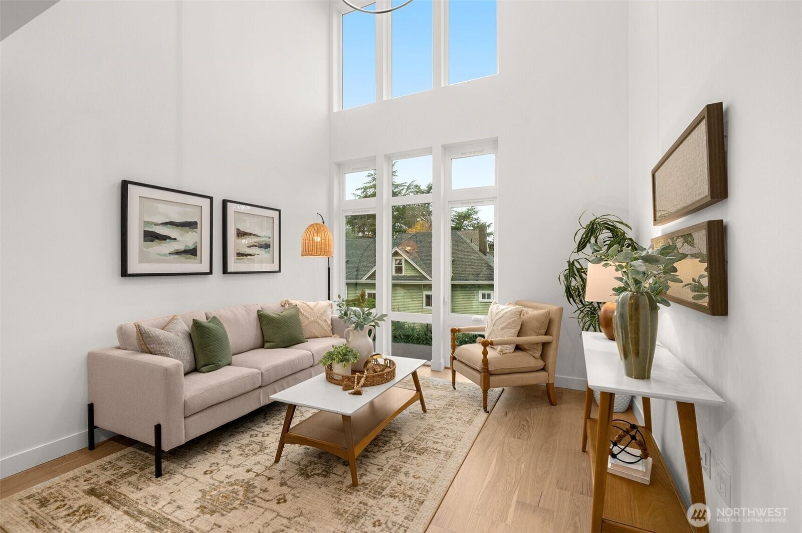 Property Photo: 222 D 10th Avenue E WA 98102