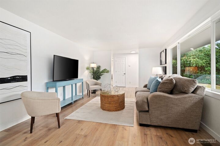 Property Photo: 8 157th Place SE WA 98012