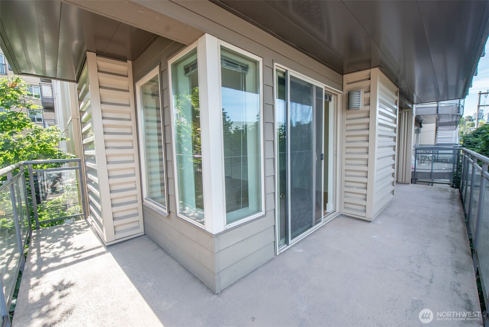 Property Photo:  1550  Eastlake Avenue E 201  WA 98102 