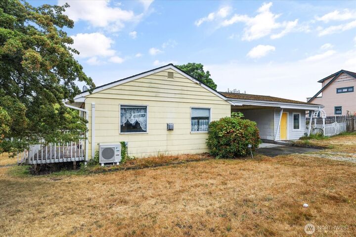 Property Photo: 201 NE 7th Street WA 98239