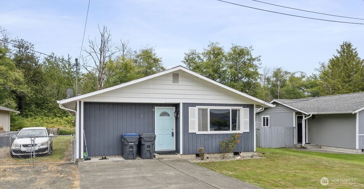 Property Photo: 630 N 11th WA 98541