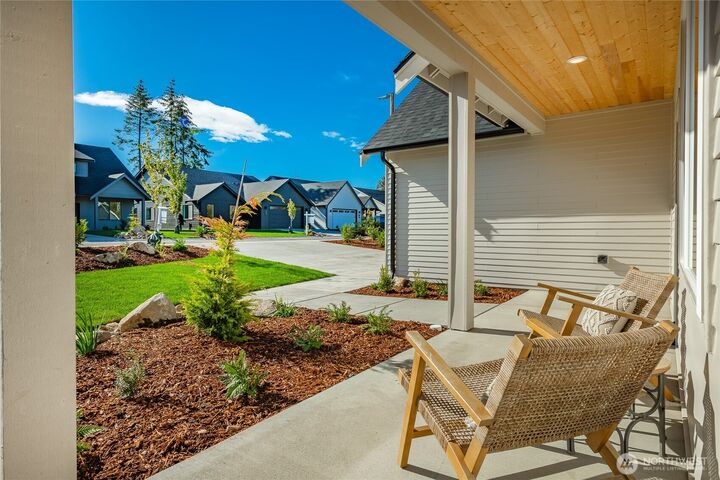Property Photo:  721 E 5th Street  WA 98276 