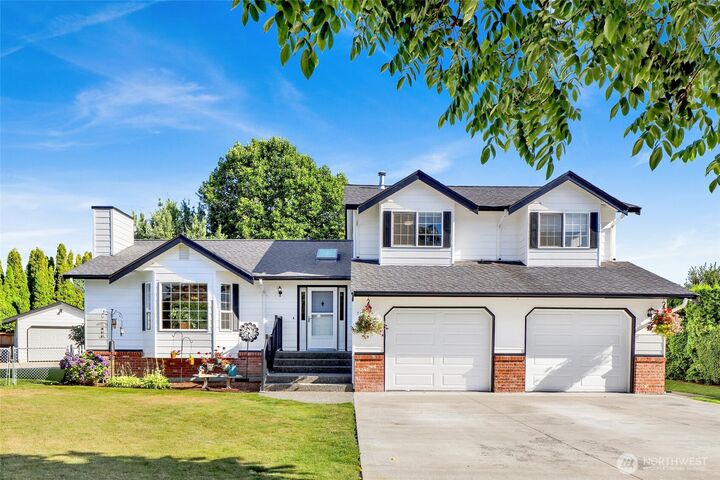 1048  Edgewater Lane  Lynden WA 98264 photo