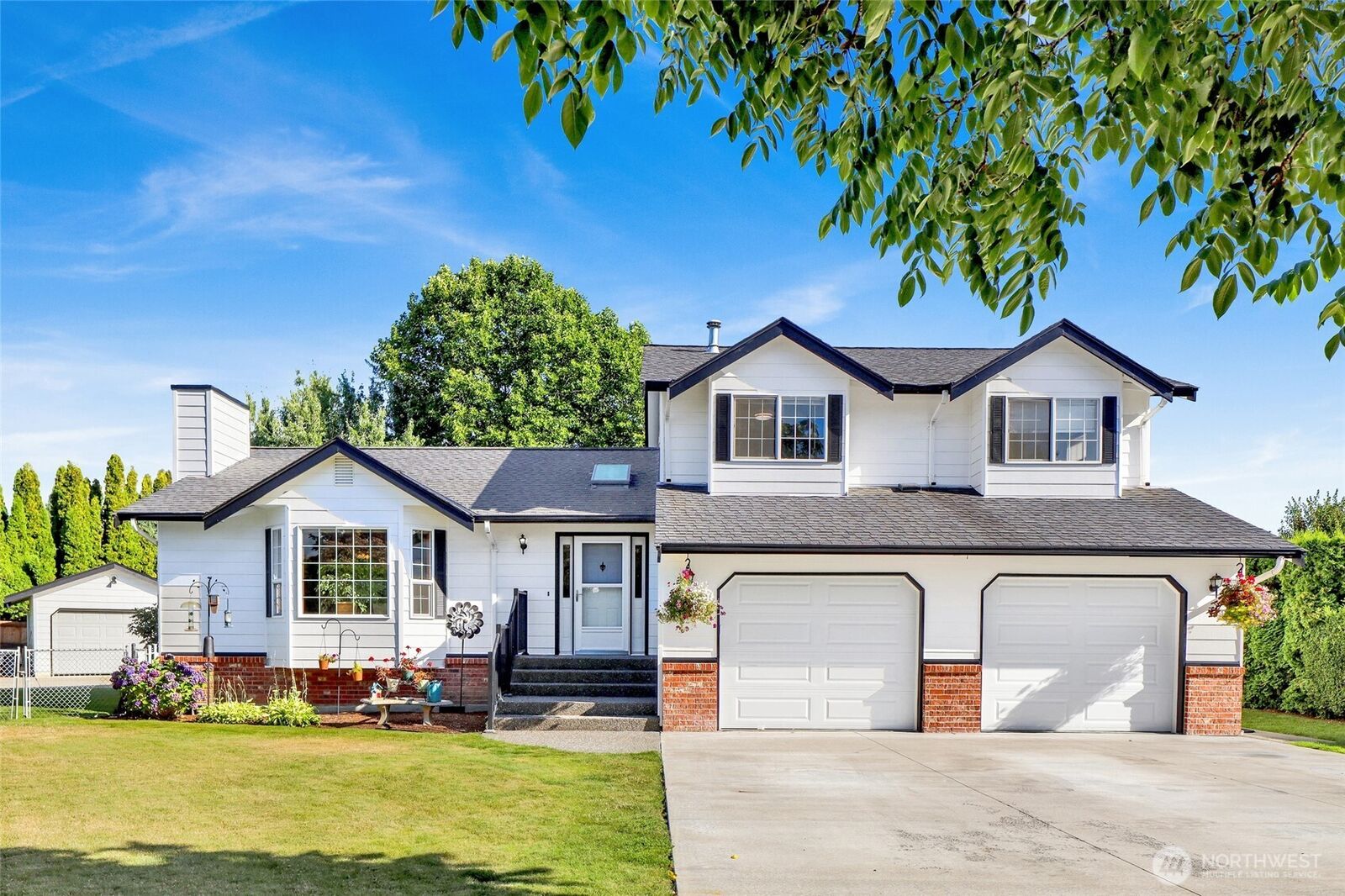 Property Photo: 1048 Edgewater Lane WA 98264