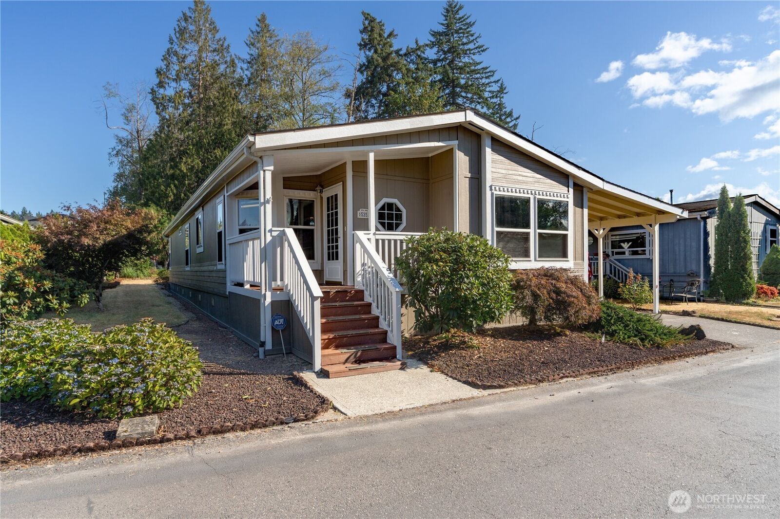 Property Photo: 535 NE Saturn Lane WA 98311