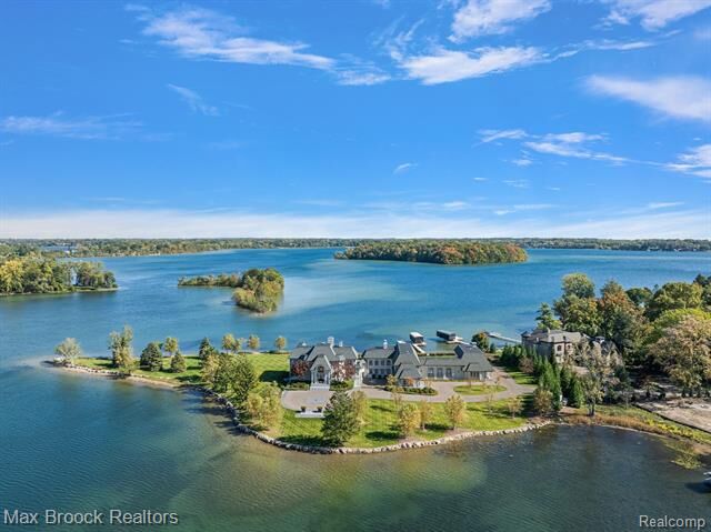 3251 W Shore Drive  Orchard Lake Village MI 48324 photo