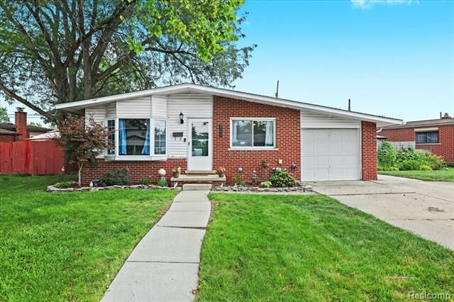 Property Photo: 8346 Hillcrest Boulevard MI 48185