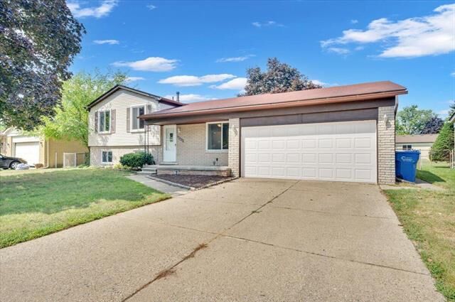 Property Photo: 29205 E Nottingham Circle MI 48092