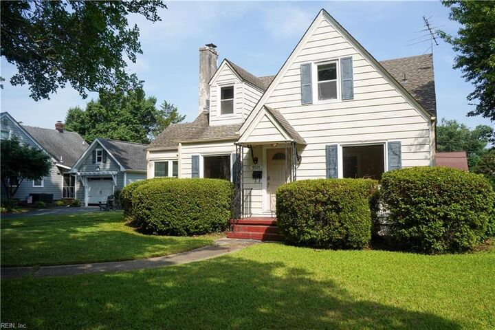 Property Photo: 9525 Selby Pl VA 23503