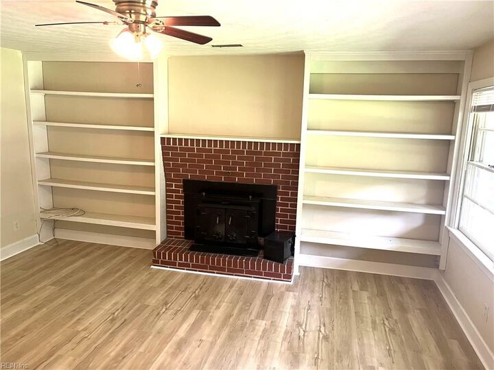 Property Photo: 229 Bridgeview Cir VA 23322