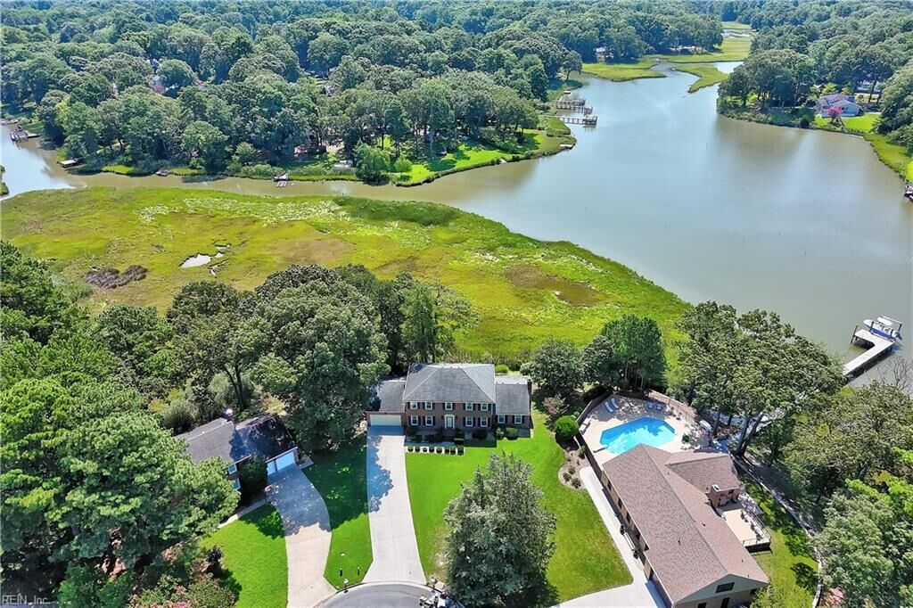 Property Photo: 700 Suffolk Cir VA 23452