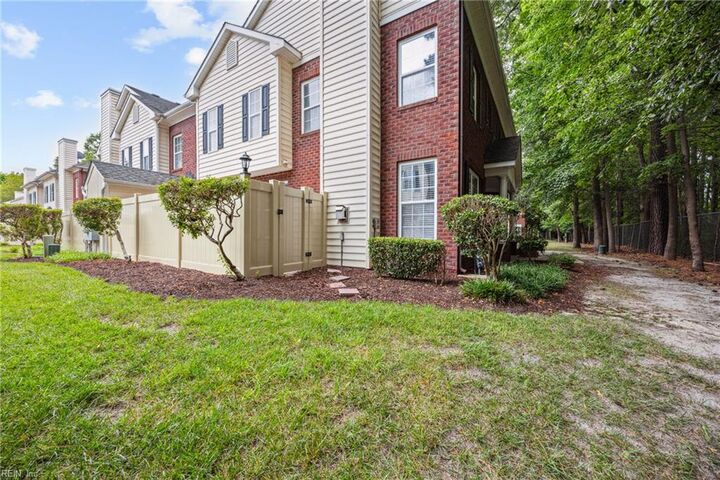 2104 Pateshall Ct  Virginia Beach VA 23464 photo