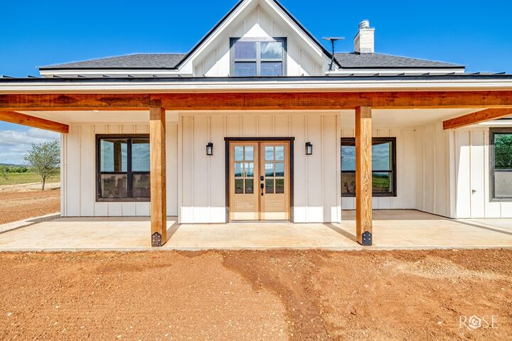 Property Photo: 9401 Collett Rd TX 76945