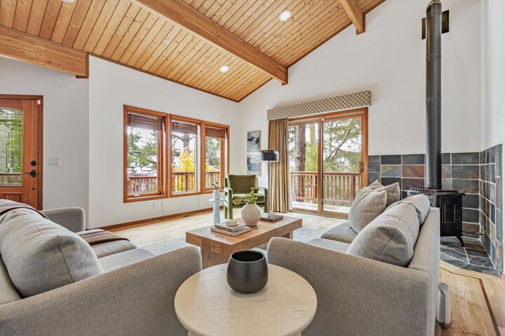 Property Photo: 555 Avenue Portola CA 94018