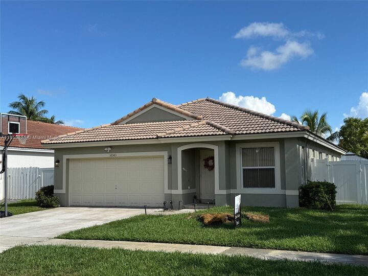 Property Photo: 16363 SW 11th St FL 33027