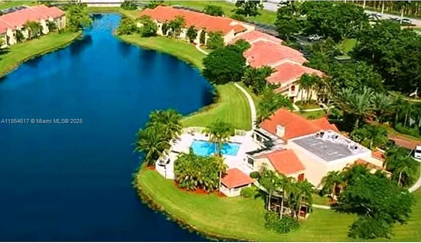 Property Photo:  643 Vista Isles Dr 1825  FL 33325 