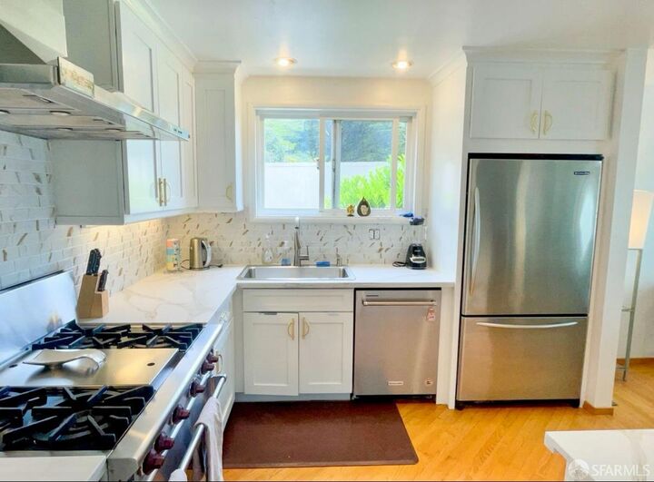 Property Photo: 148 Marview Way CA 94131