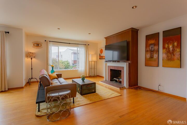 Property Photo:  148 Marview Way  CA 94131 