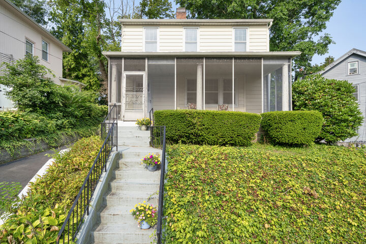 Property Photo:  102 West Prospect Street  CT 06515 