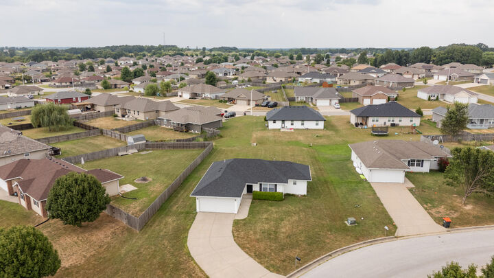 Property Photo:  101 Spruce Avenue  MO 65631