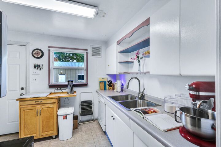 Property Photo: 803 E Princeton Ave WA 99207