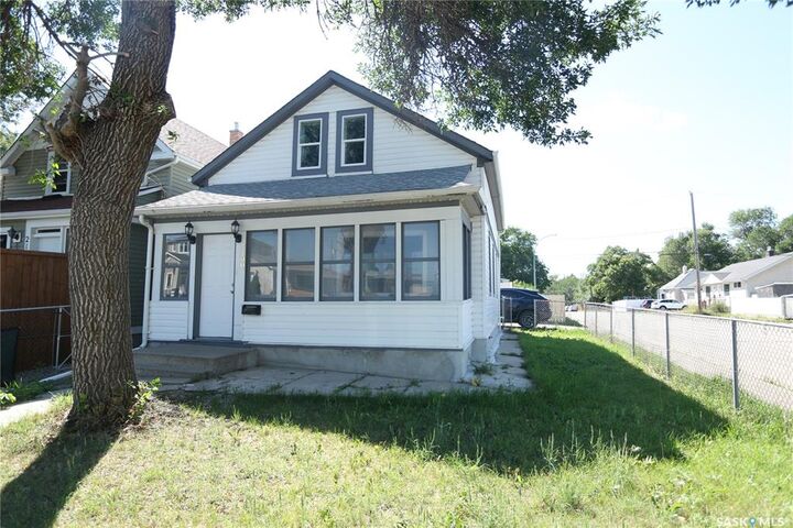 Property Photo: 2100 Atkinson Street SK S4N 3W9