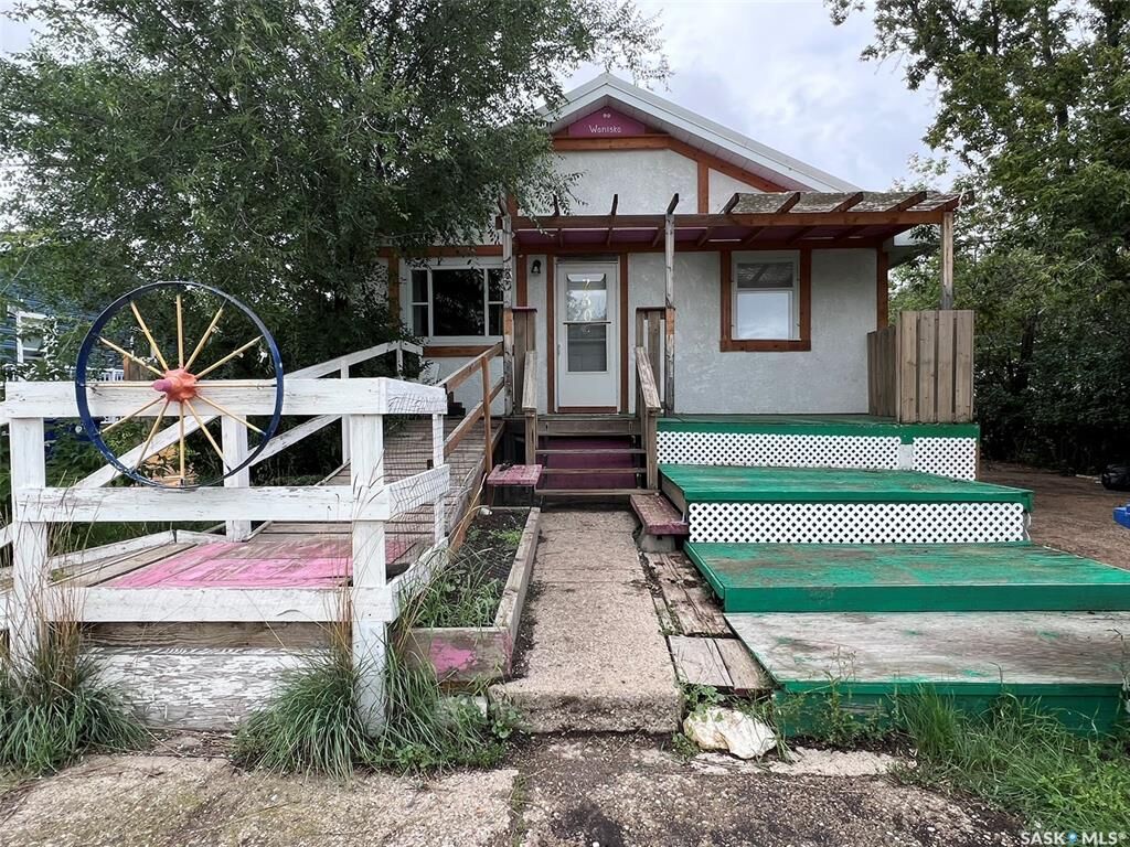 Property Photo: 230 2nd Avenue E SK S0C 0K0