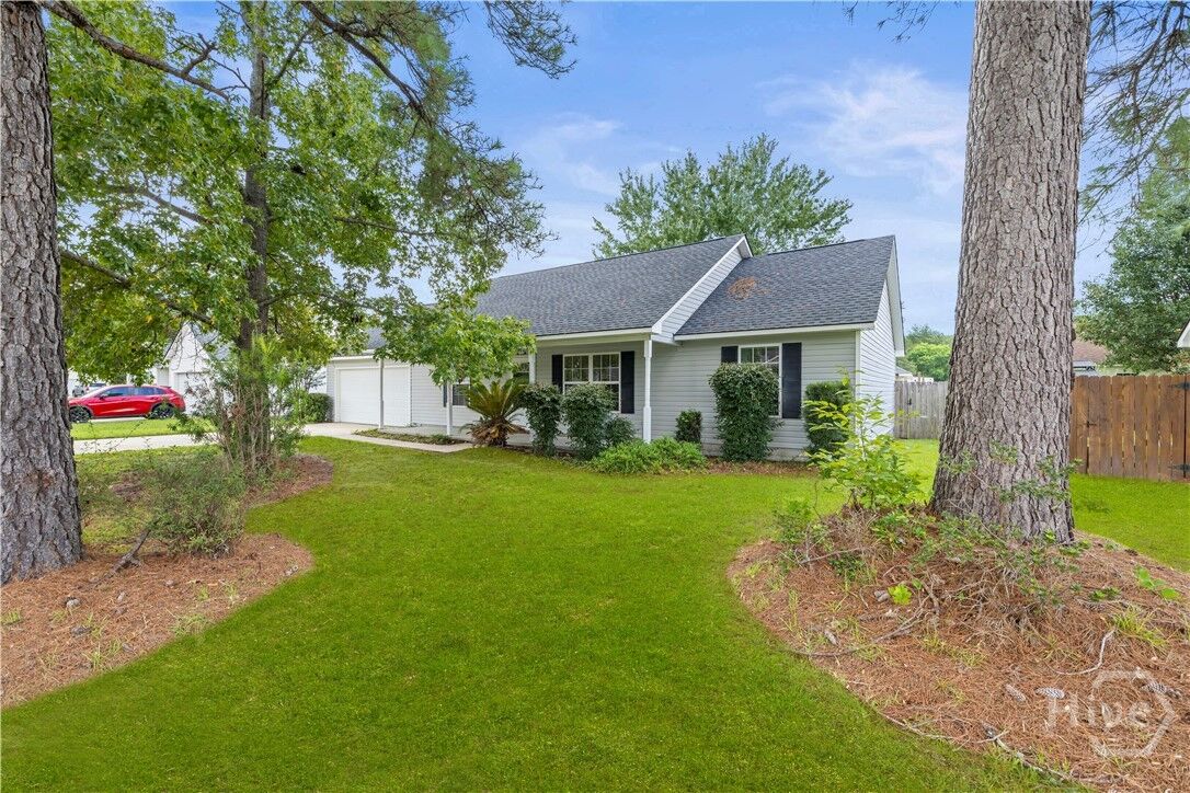 Property Photo:  202 Coppertree Court  GA 31326 