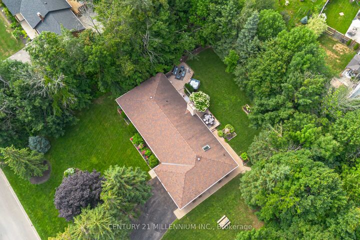 Photo de la propriété: 101 Birch Grove ON L9W 2W3