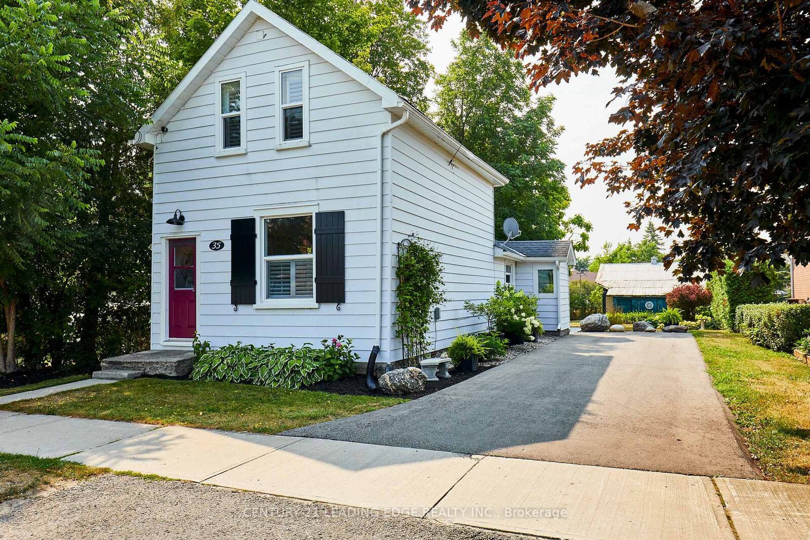 Property Photo: 35 Jones Street ON L0C 1H0