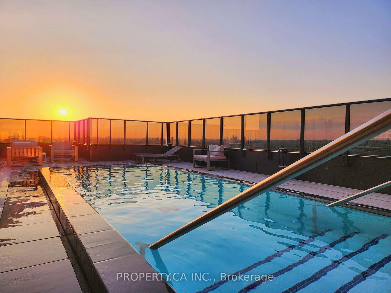 Property Photo: 330 Richmond Street W 1120 ON M5V 0M4
