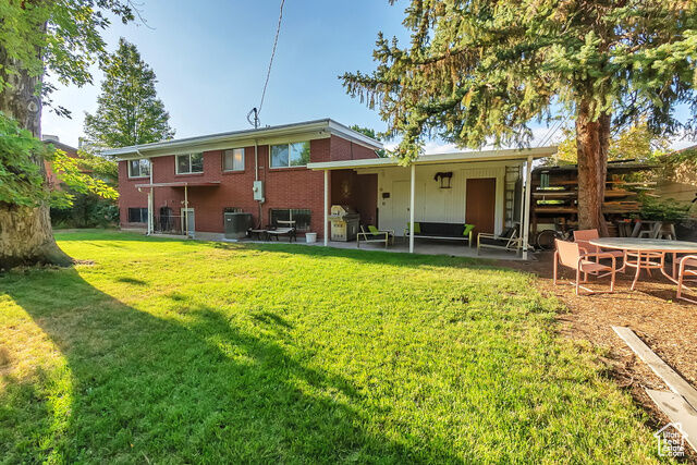 Property Photo: 776 E 4280 S UT 84107